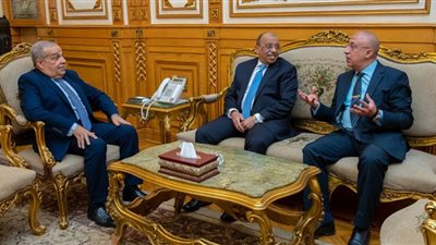 الإنتاج الحربي والتنمية المحلية يوقعان عقد شراء 40 أتوبيسًا كهربائيًا
