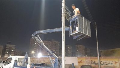 حملة لرفع الاعلانات غير المرخصة بشوارع شرق المنصورة