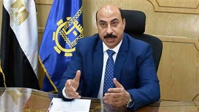 محافظ أسوان يطالب بحسم مشكلة تعدد جهات الولاية على بحيرة ناصر