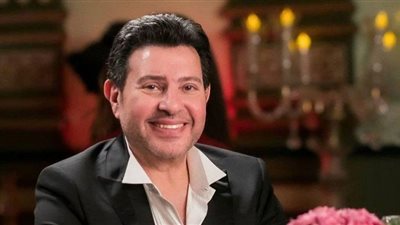 هاني شاكر يخالف التوقعات في أغنيته الجديدة