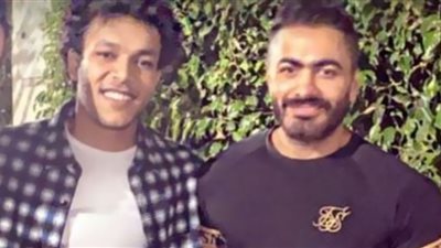 تامر حسني يدعم ويجز قبل غناءه فى نهائي كأس العالم