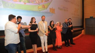 كامل العدد.. عرض فيلم 