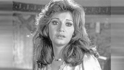 مديحة كامل| انطلقت بعد مشاهدها الجريئة وارتدت الحجاب بسبب رؤية