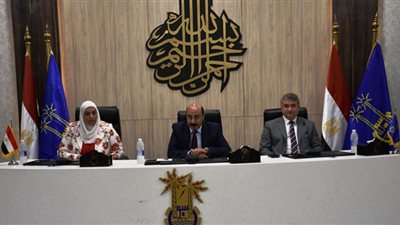 لقاء محافظ أسوان ورئيس هيئة التنمية الصناعية بالمستثمرين