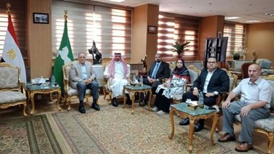 محافظ الشرقية يبحث إنشاء مجمع صناعات الفحم النباتي