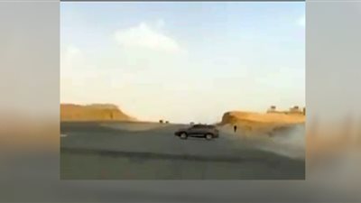 شاهد.. لحظة مصرع شابان مصريان بطريق حوض بالرياض في السعودية (خاص)