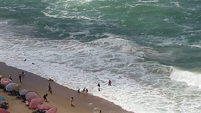 نيابة الإسكندرية تبدأ التحقيق في غرق سيدتين بشاطئ بالعجمي