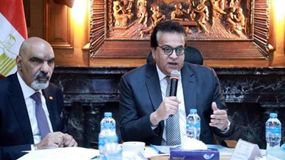 وزير الصحة يبحث خطط التوسع وإنشاء مستشفى تأميني بالعاصمة الإدارية