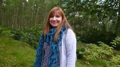 سيدة تفقد عينها بسبب العدسات اللاصقة