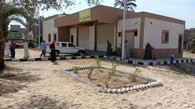 نظافة وتشجير محيط مرفق إسعاف مركز دشنا