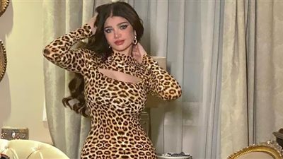 ياسمين الخطيب.. قوام ممشوق ببطانة ناعمة