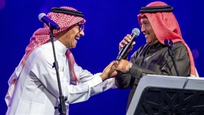 محمد عبده في المستشفى .. ورابح صقر أول الزائرين