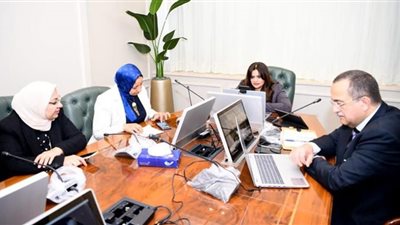 السفارات المصرية تبحث تقديم خدمة فتح الحسابات للمصريين بالخارج