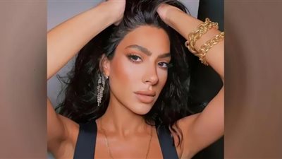 هدى المفتي تهوس محبيها بملامحها الجذابة ومكياج ترابي | صور