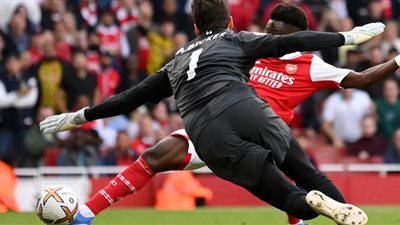 آرسنال يهزم ليفربول وينتزع صدارة الدوري الإنجليزي مجددًا