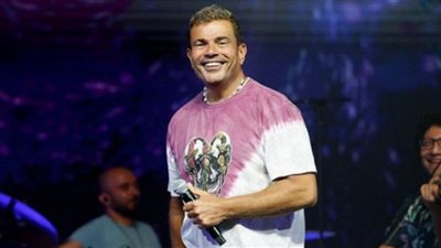 عمرو دياب يتفاجأ بجمهور حفل العلمين.. ماذا حدث؟