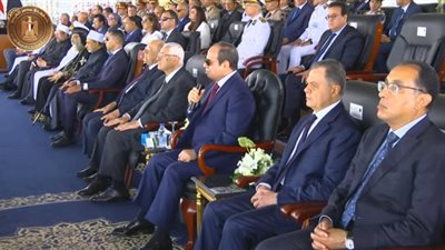 السيسي: دماء الشهداء كانت سببًا في استقرار 100 مليون مصري (شاهد)
