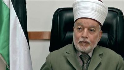 مفتي فلسطين يستنكر حرق مستوطنين إسرائيليين نسخًا من القرآن بالخليل