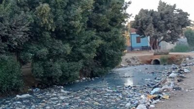 مواطنون يستغيثون من عدم إقامة محطة معالجة للصرف الصحي بقرية برقاش