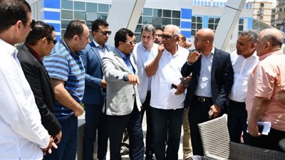 وزير الرياضة يتفقد نادي النادي بشيراتون ويجتمع بمجلس الأمناء