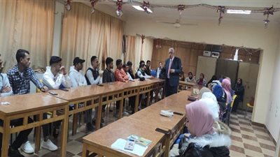 لقاء توعوي لطلبة الجامعة ورائدات القومي للمرأة حول المساواة بين الجنسين بأسيوط