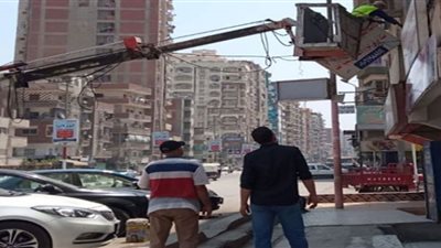 حملات يومية بمراكز ومدن الشرقية لإزالة الإعلانات غير المرخصة