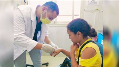 الكشف الطبي على 2700 مريض بالقافلة الطبية بالعاشر من رمضان
