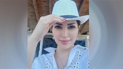 الأسود يكشف حقيقة حمل نسرين طافش