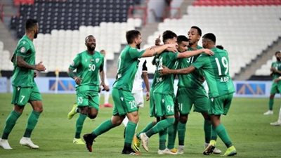 خورفكان يهدي شباب الأهلي قمة الدوري الإماراتي