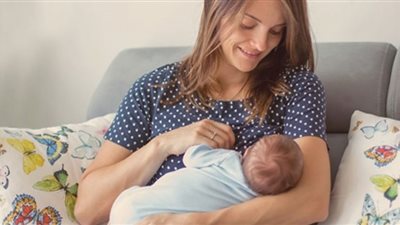 فوائد الرضاعة الطبيعية للأطفال والأمهات