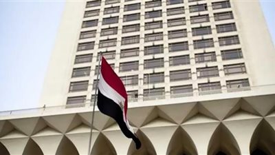 الخارجية تحذر من السفر للعمل بتأشيرات سياحية