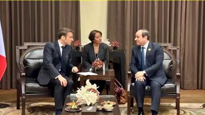 الرئيس السيسي يلتقي بنظيره الفرنسي في مؤتمر بغداد للتعاون والشراكة