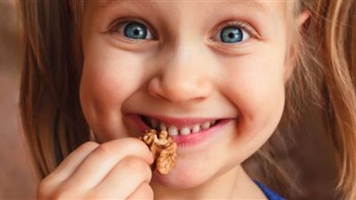 نوع مكسرات لذيذ يحمي من أمراض الدماغ ويعزز الصحة العقلية