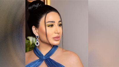 ناتاشا تمزج بين الرقي والفخامة بهذة الإطلالة