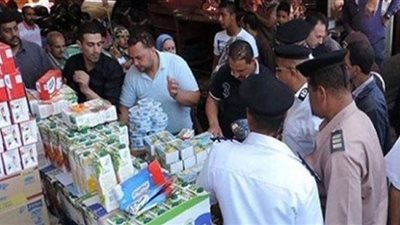 المنيا .. تتابع توافر السلع الأساسية بالأسواق والإلتزام بالأسعار