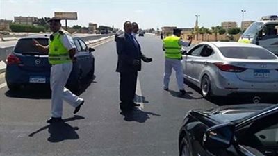 رفع 53 سيارة ودراجة نارية متهالكة من الشوارع والميادين