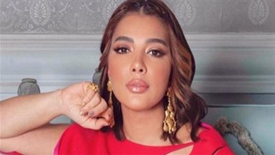 أصالة ترد على سؤال الجمهور المتكرر عن إطلالاتها.. «ما كنت عجبتكم قبل العمليات»