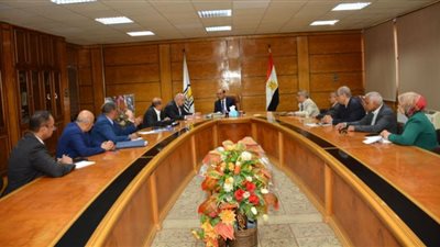 اجتماع لمتابعة الاستعدادات النهائية لإطلاق الدراسة بجامعة أسيوط الأهلية