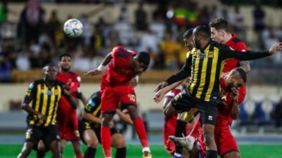 تعادلًا مرضيًا بين الاتحاد وضمك في الدوري السعودي