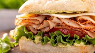 طريقة عمل ساندوتش تركي بصوص الرانش اللذيذ