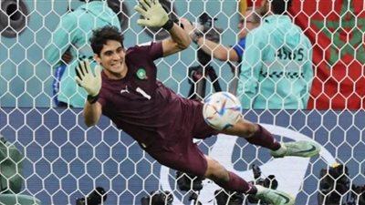 مدرب حراس منتخب المغرب: تعرضت للهجوم بسبب استدعائي ياسين بونو