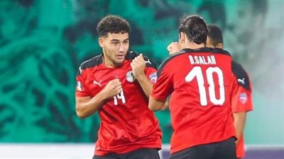 لاعبو منتخب الشباب يحتفلون بالتعادل على طريقة شيكابالا وزيزو