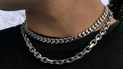 حكم لبس الرجل سلسلة من الذهب أو الفضة