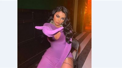 مرتدية أسلاك كهربائية.. شرطة الموضة تفتح النار على هيفاء وهبي