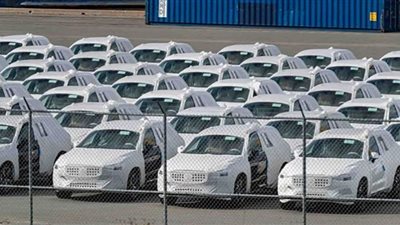 معارض السيارات خارج الخدمة «وقف البيع»