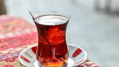 أضرار تناول الشاي بعد الأكل مباشرة