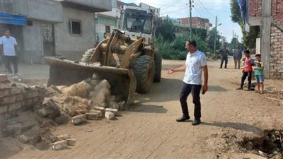 إزالة ٦٤ حالة تعدي علي الأراضي أملاك الدولة بأطفيح ومنشأة القناطر