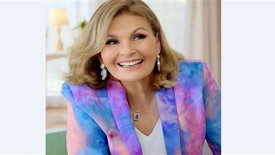 يسرا تستعيد ذكريات العرض الخاص لفيلم 