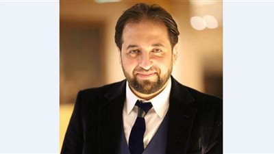 ايمن رشوان يصدم منى عراقي بسبب الزواج