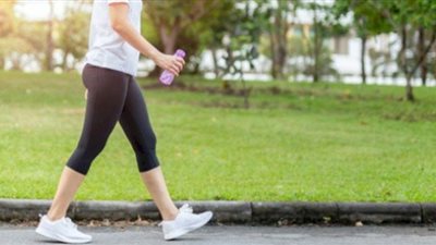 علماء يكتشفون فوائد المشي لمدة دقيقتين